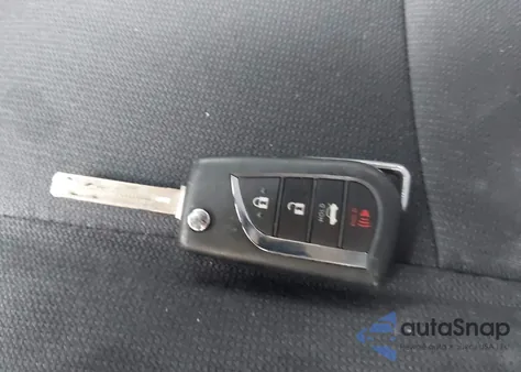 2021 Toyota Corolla Le z USA, uszkodzony, nr VIN JTDEPMAE8MJ180668